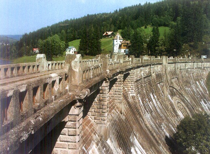 Labská - přehrada v Krkonoších